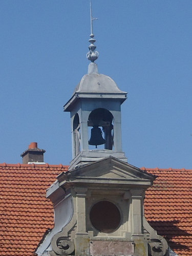 Clocheton de la mairie de Larivière, photo E. Ozenne